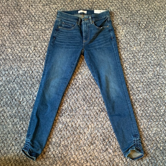 Brand new with tags Loft skinny cropped jeans. - Picture 1 of 3